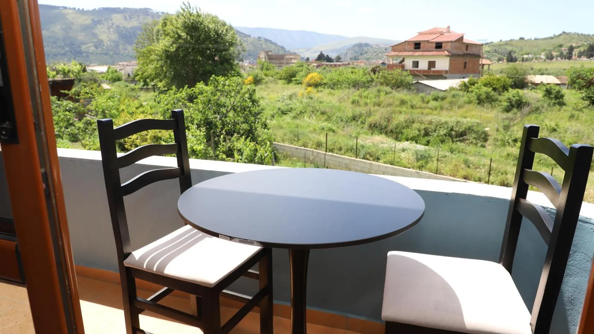 Πανσιόν Villa Mucolli Μπεράτ
